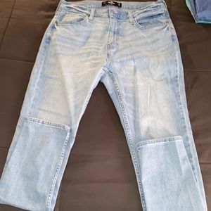 Men’s Hollister Taper jeans light blue 32 x 32 EUC